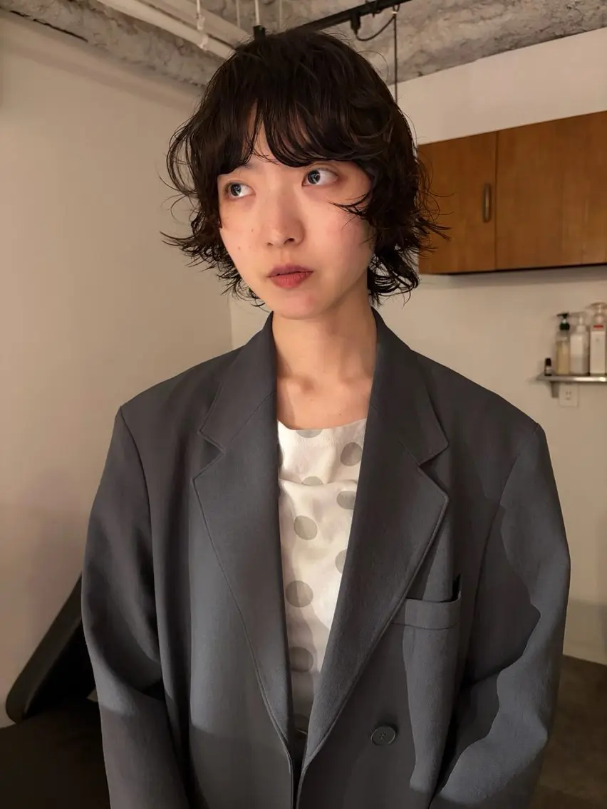 ショート パーマ レイヤーカット ショートヘア カット パーマ トリートメント 村上雅人 ナチュラルモードのヘアスタイル