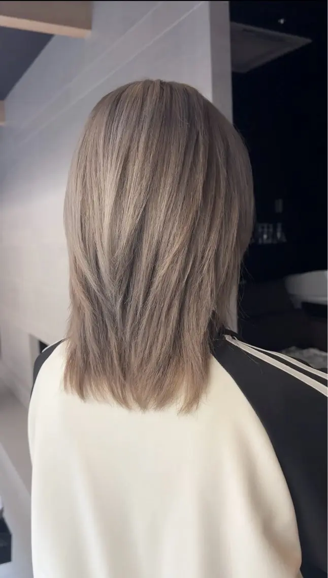 ミディアム カラー 近藤 李香のヘアスタイル