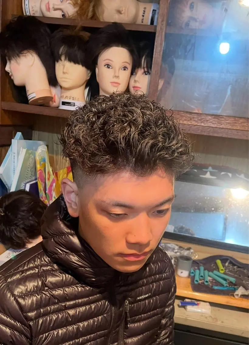 パーマ メンズ メンズパーマ カット パーマ 海外ヘア特化 荷宮蓉太のヘアスタイル