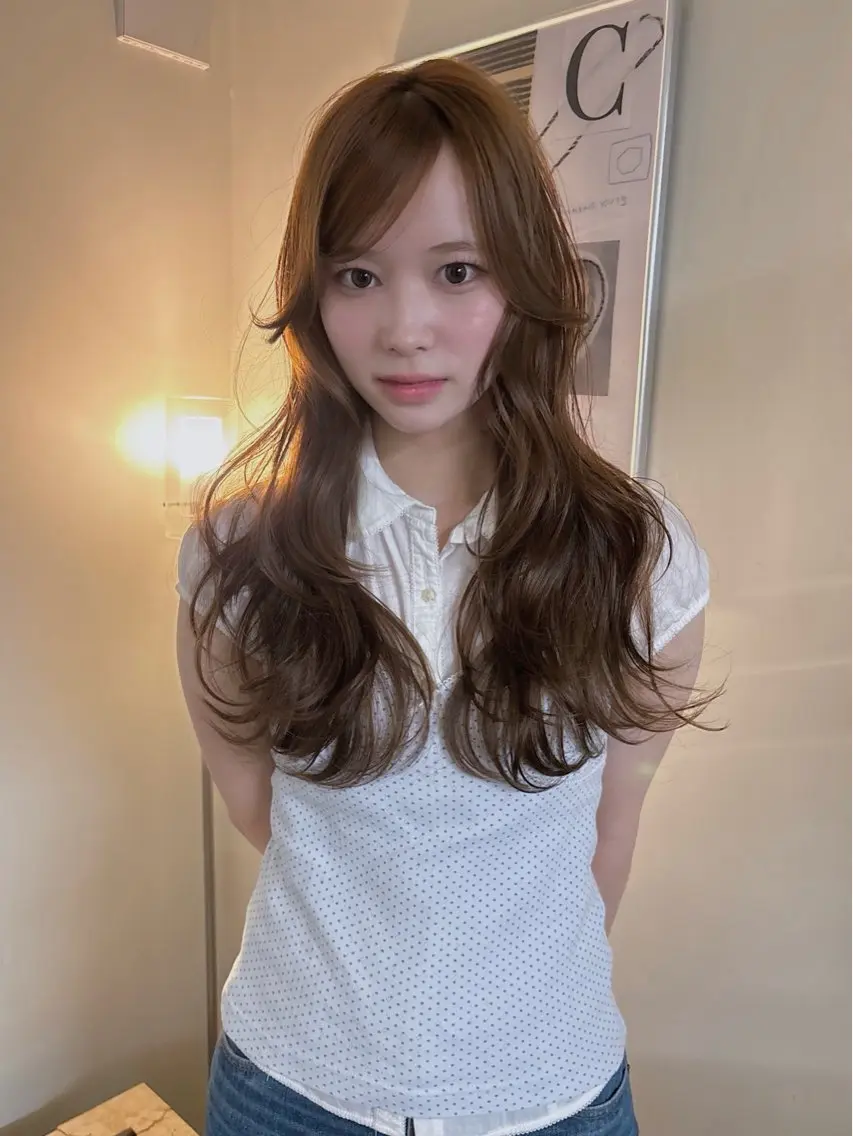 ロング カラー ベージュカラー レイヤーカット ニイ/栄/名古屋駅/ ボブカットモデル募集のヘアスタイル