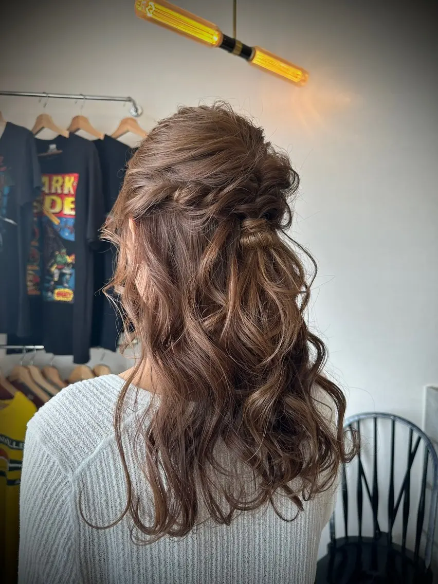 ロング ヘアアレンジ 岩村 夏姫のヘアスタイル