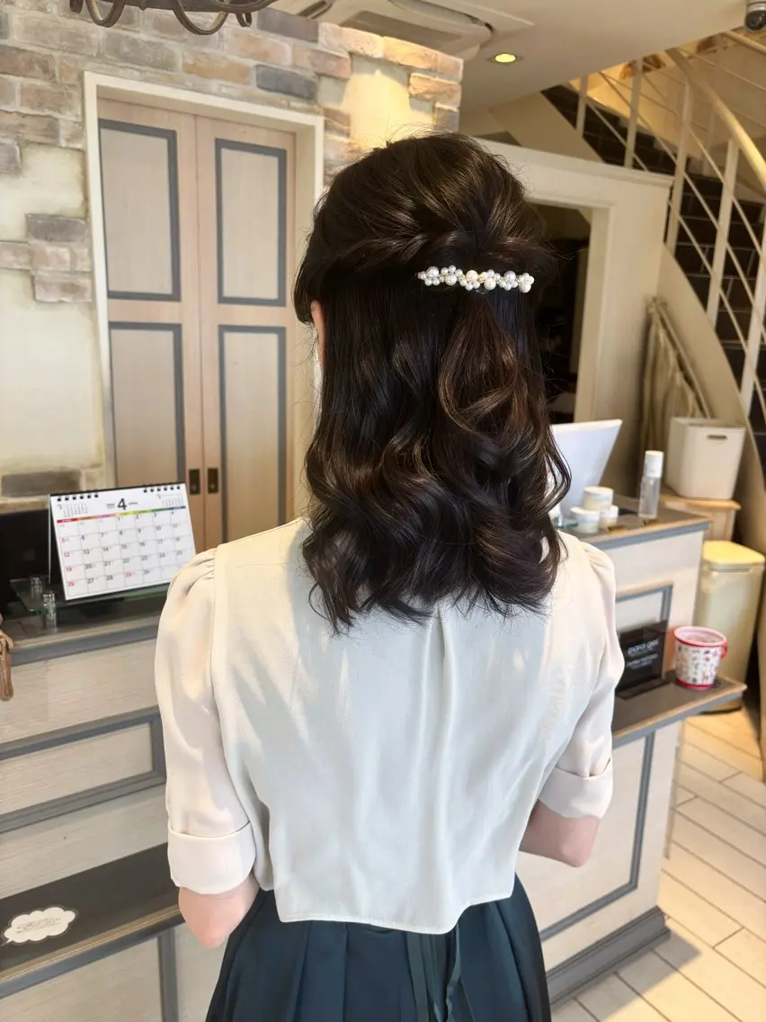 セミロング ヘアアレンジ ヘアセット Noel .⋆𝜗𝜚のヘアスタイル