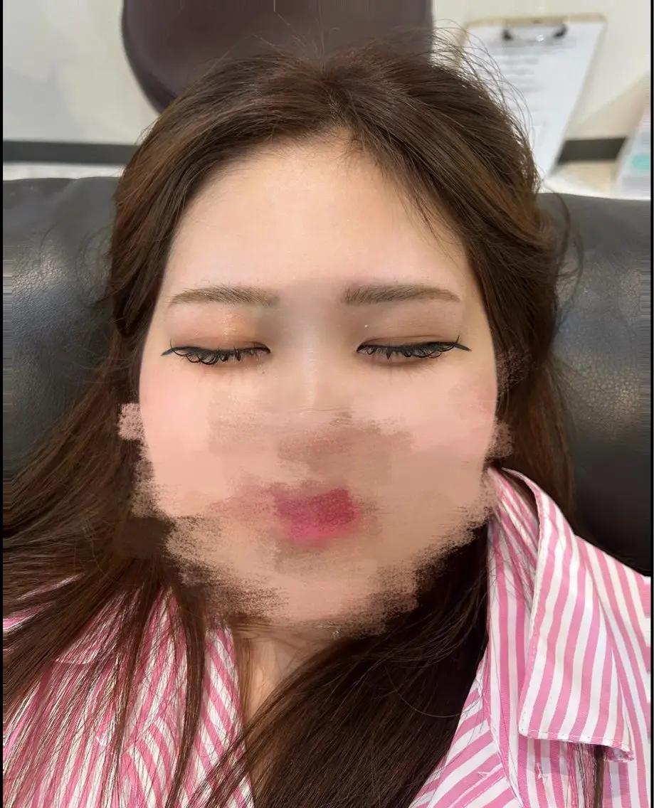 眉毛ワックス無料モデルの写真