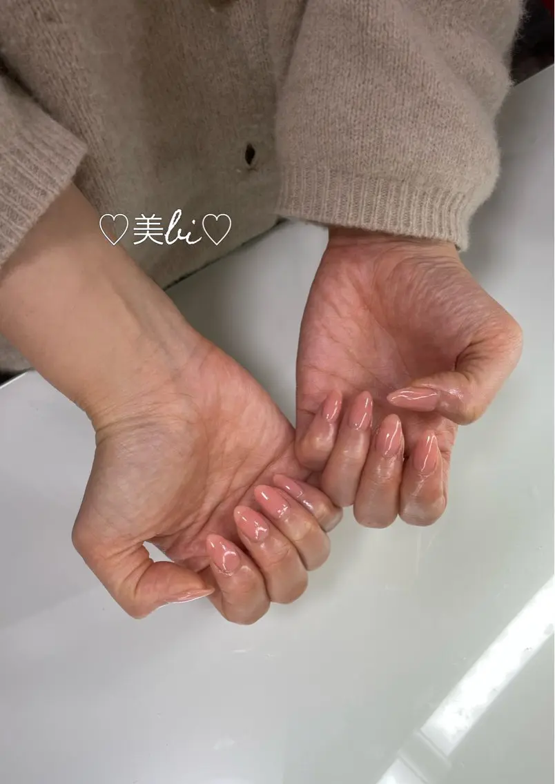 ネイル アートネイル フラッシュネイル ラメ(グリッター) ワンカラーネイル シルバー ♡Bivi♡自爪に 優しいネイルサロンのネイルデザイン