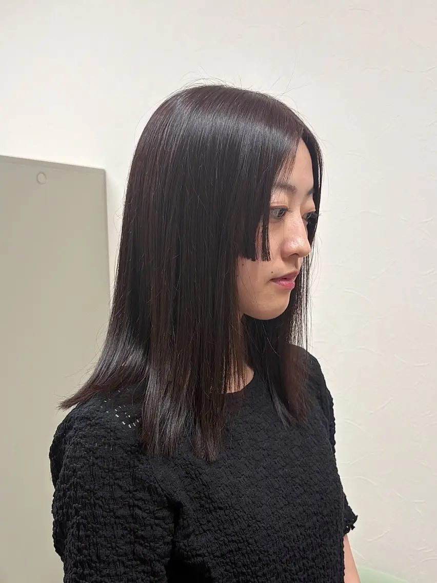 ミディアム カラー ボルドーカラー 顔周りカット カット ヘアカラー トリートメント ハル🌸柔色/ ブリーチなし/艶髪のヘアスタイル