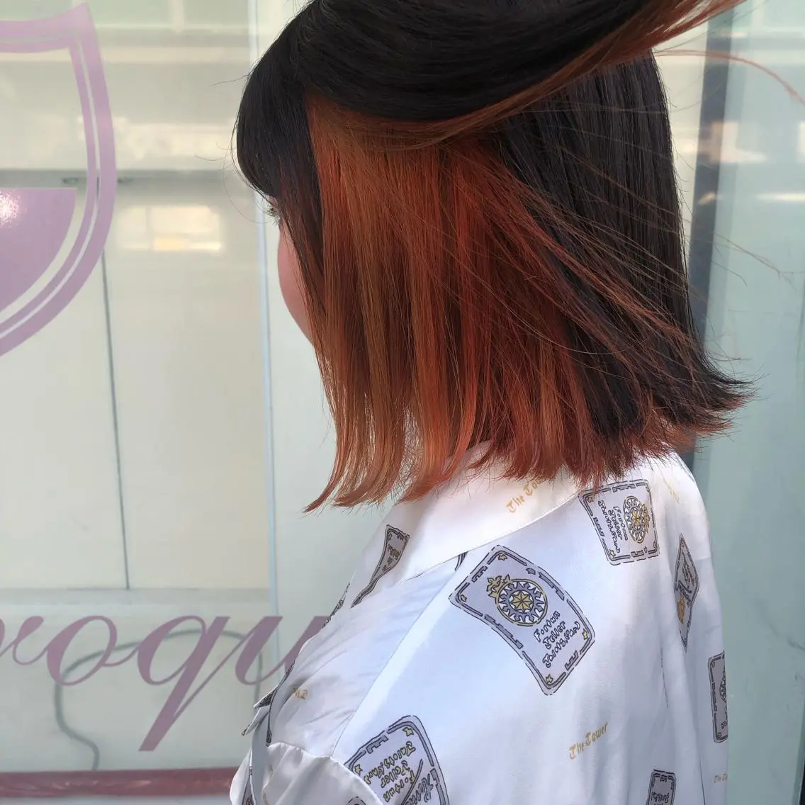 ミディアム カラー ブリーチ インナーカラー オレンジ ヘアカラー 相川 愛実のヘアスタイル
