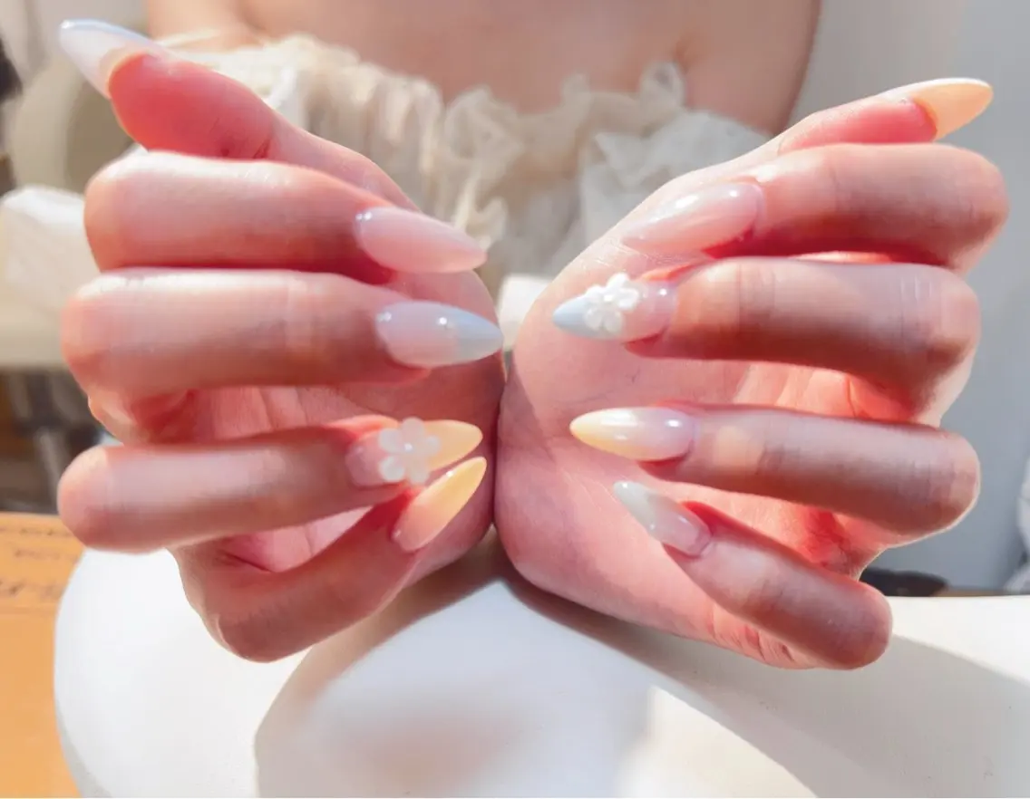ネイル アートネイル オーロラネイル チークネイル 長さ出し フレンチネイル ハンドネイル ハンドケア Yumi Nail Seiのネイルデザイン