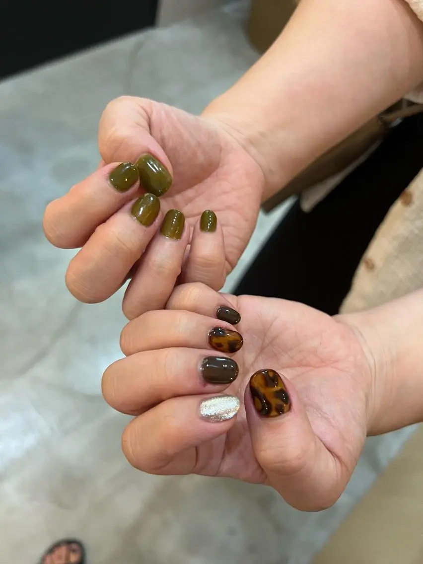 【hand】ワンカラー+2本アートの写真