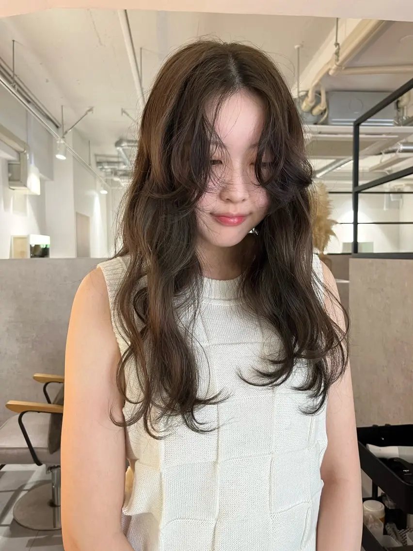 ロング カラー 渡邊 ひかるのヘアスタイル