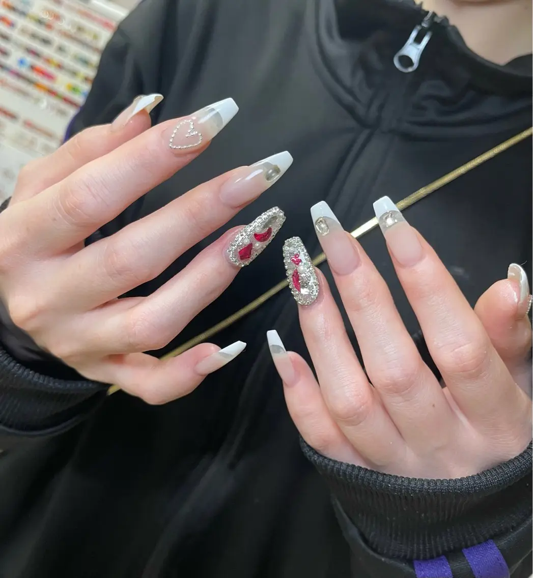 ロング めぐみのネイルサロン スタッフ練習のネイルデザイン