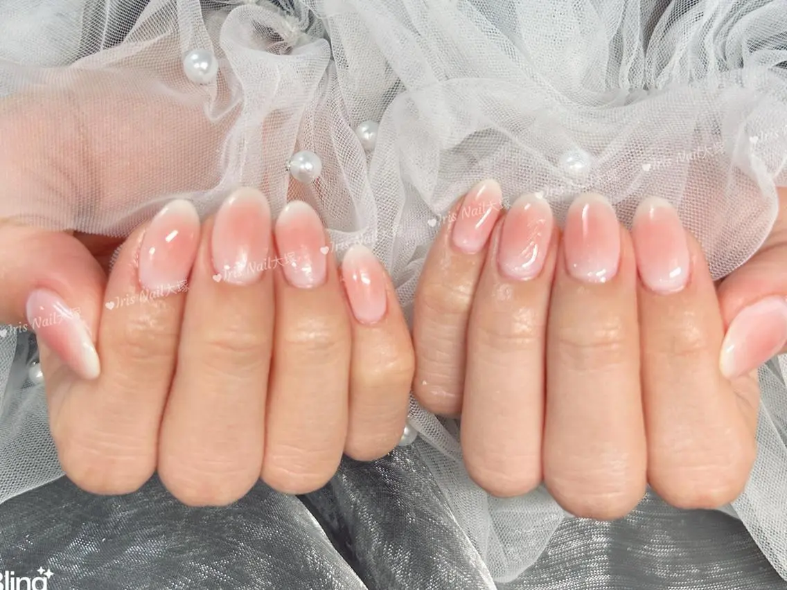 ネイル チークネイル 🍒IRIS Nail🌸のネイルデザイン