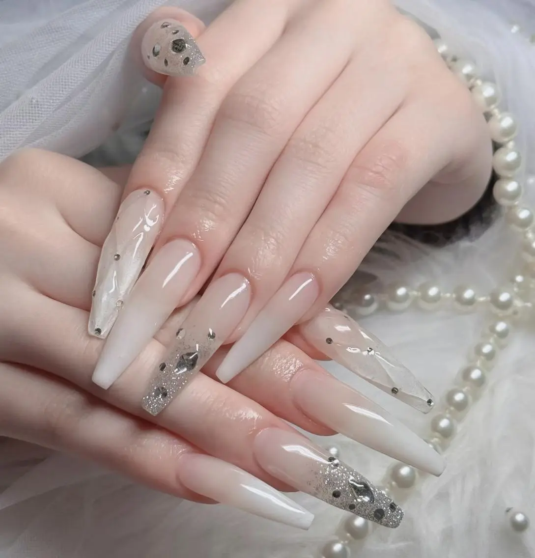 ネイル オーロラネイル 成人式 グラデーション ハロウィン 氷ネイル・うるうるネイル ハンドネイル neco H.babynailのネイルデザイン