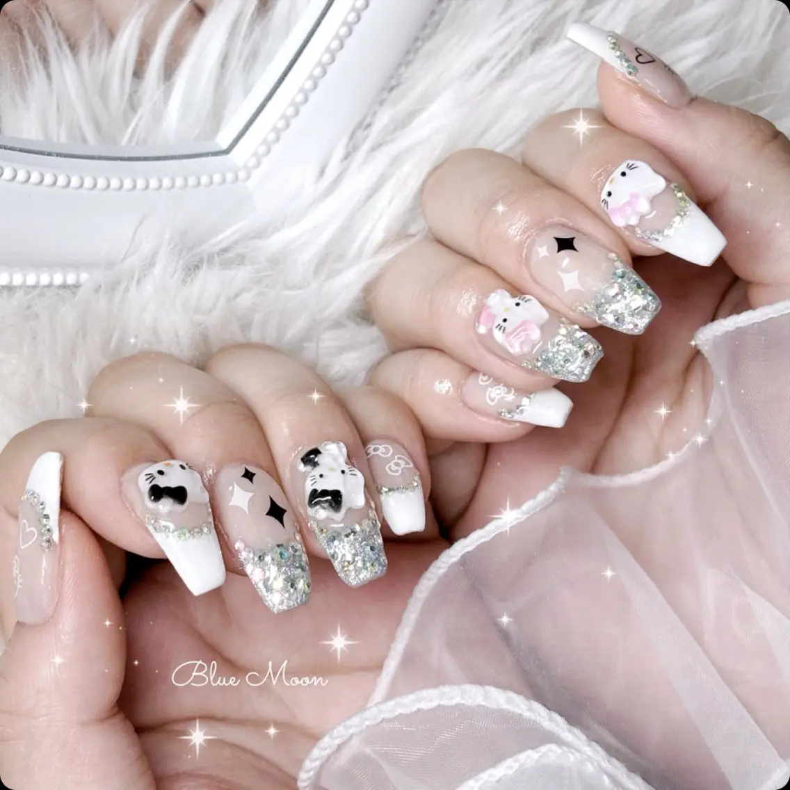 ネイル ハンドネイル フットネイル ハンドケア nail salon Blue Moonのネイルデザイン