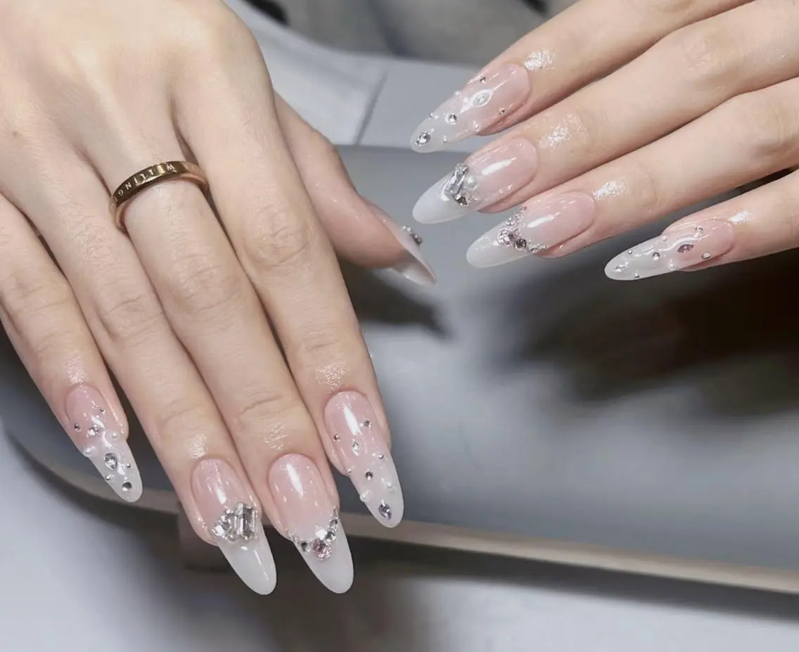 ネイル ハンドネイル 🎀 Ayaka_nailのネイルデザイン