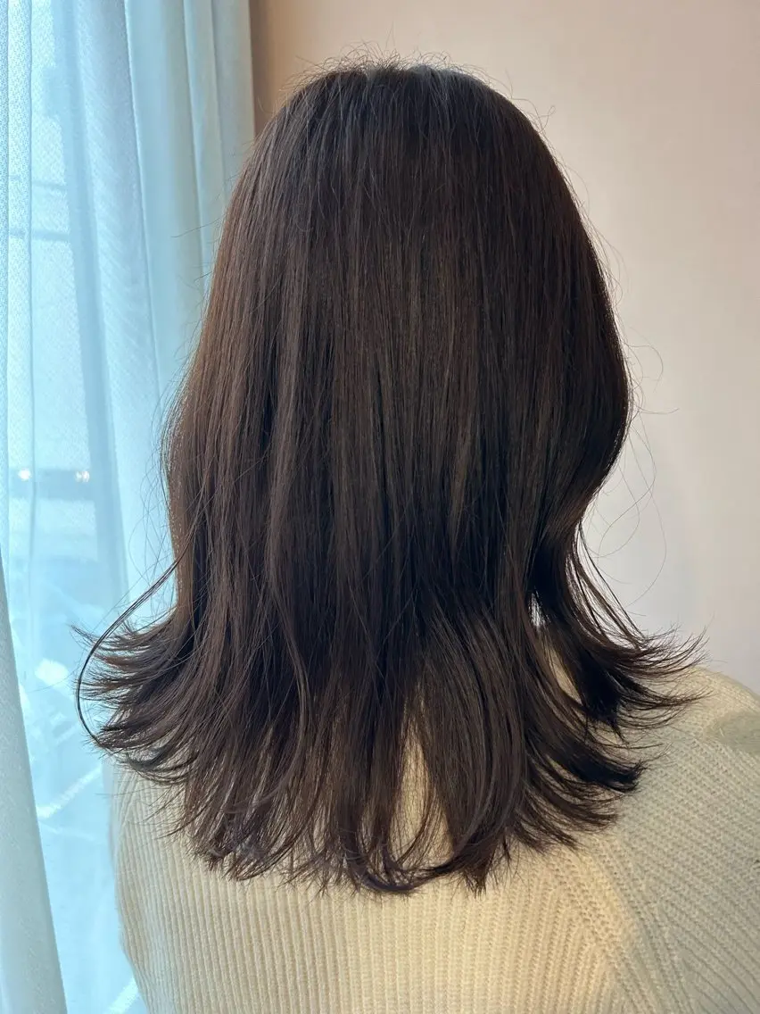 セミロング カラー グレージュ ラベンダーカラー ラベンダーグレージュ ラベンダーグレー hubhair レイヤー/透明感のヘアスタイル