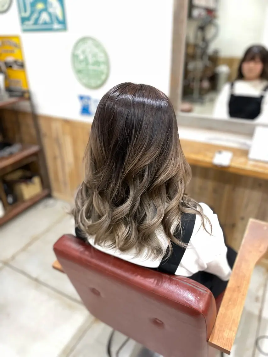 ロング カラー ヘアカラー Kana .のヘアスタイル