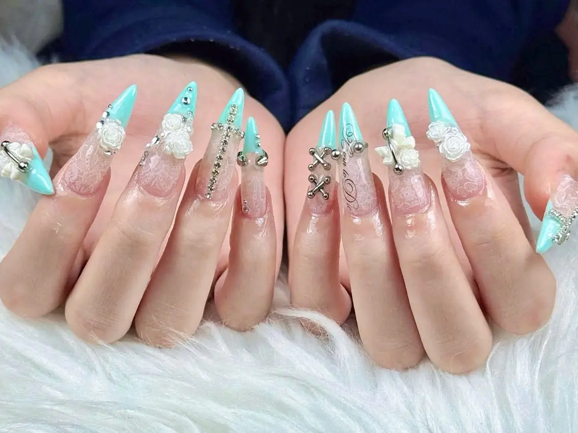 ネイル アートネイル ボルドー フレンチネイル ジェルネイル 氷ネイル・うるうるネイル ハンドネイル Julie NailSalonのネイルデザイン