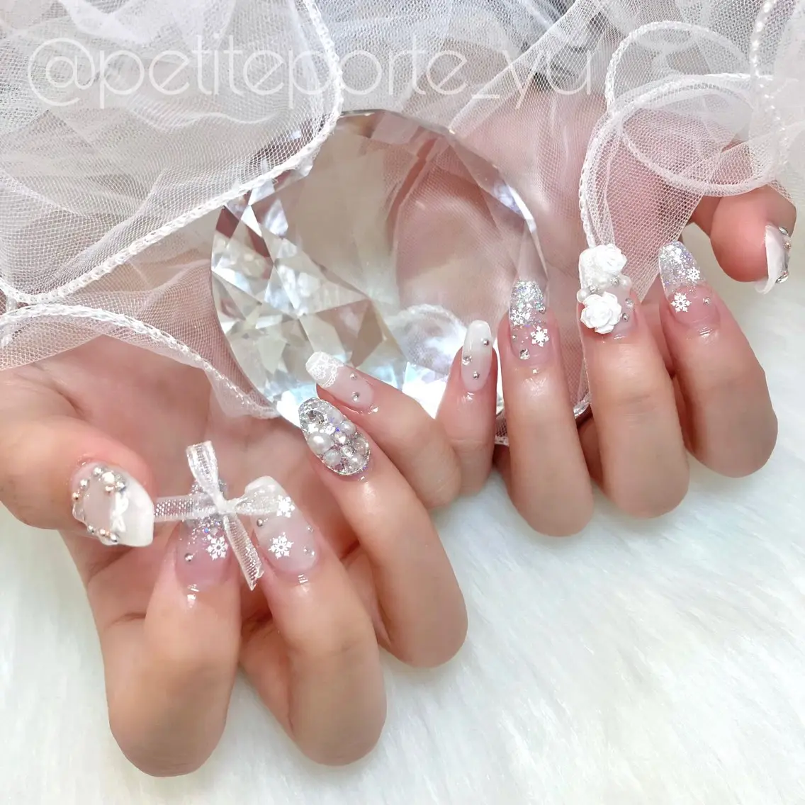 ネイル アートネイル 長さ出し ガーリー 持ち込み 冬ネイル ハンドネイル petite porteのネイルデザイン