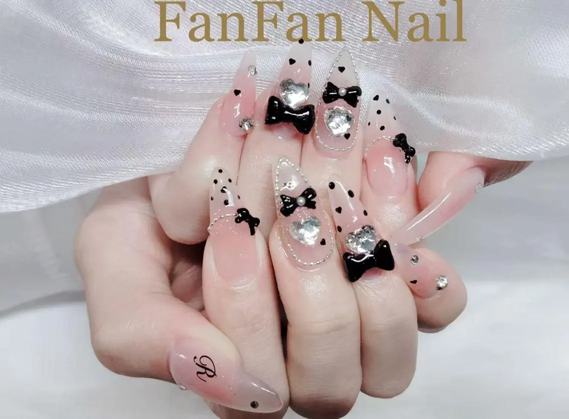ネイル Mona FanfanNailのネイルデザイン