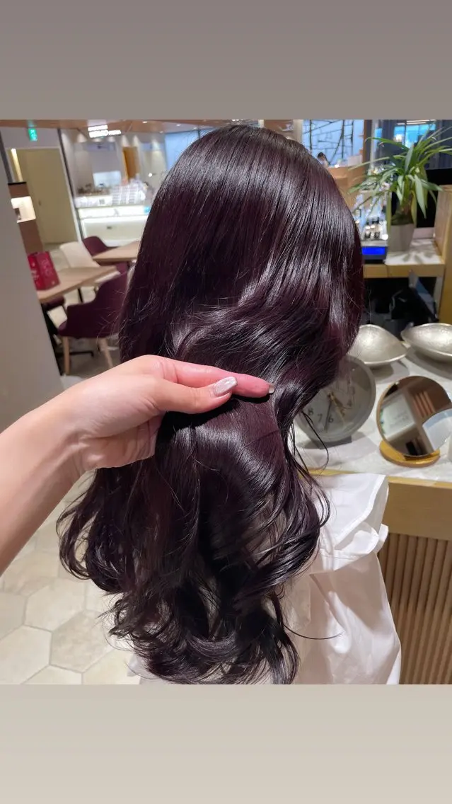 ロング カラー 山本 睦のヘアスタイル