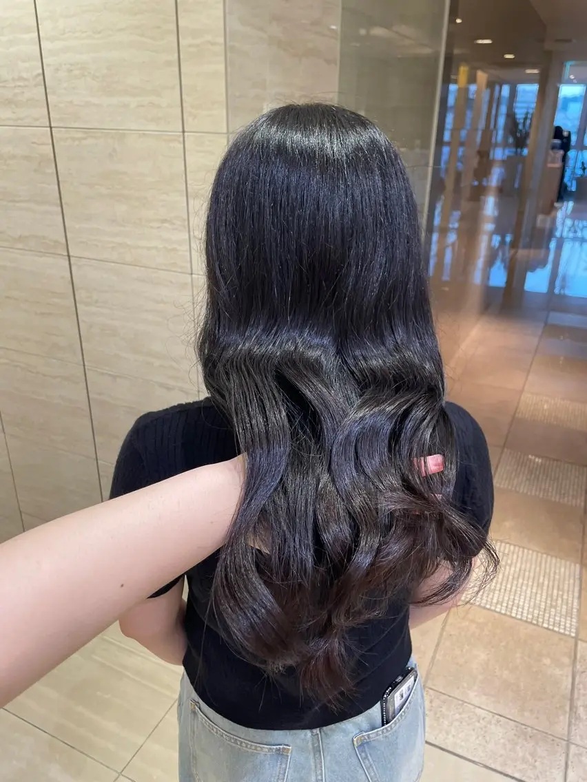 ロング ICHINA🦋暗髪 /艶髪/トーンダウンのヘアスタイル