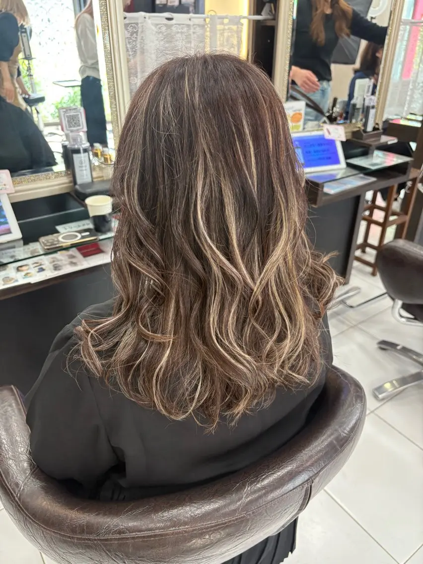 ロング ハイライト ヘアカラー トリートメント グレージュ達人/赤み 消し/ブリーチ/岩崎のヘアスタイル