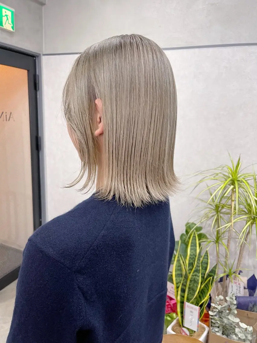 ミディアム カラー ハイトーンカラー ヘアカラー トリートメント AiM 大名　似合わせカットのヘアスタイル