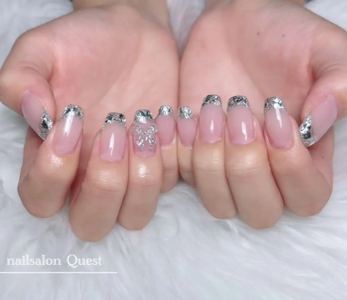 ネイル フレンチネイル ガラスフレンチ キラキラネイル シンプルネイル nailsalon Questのネイルデザイン