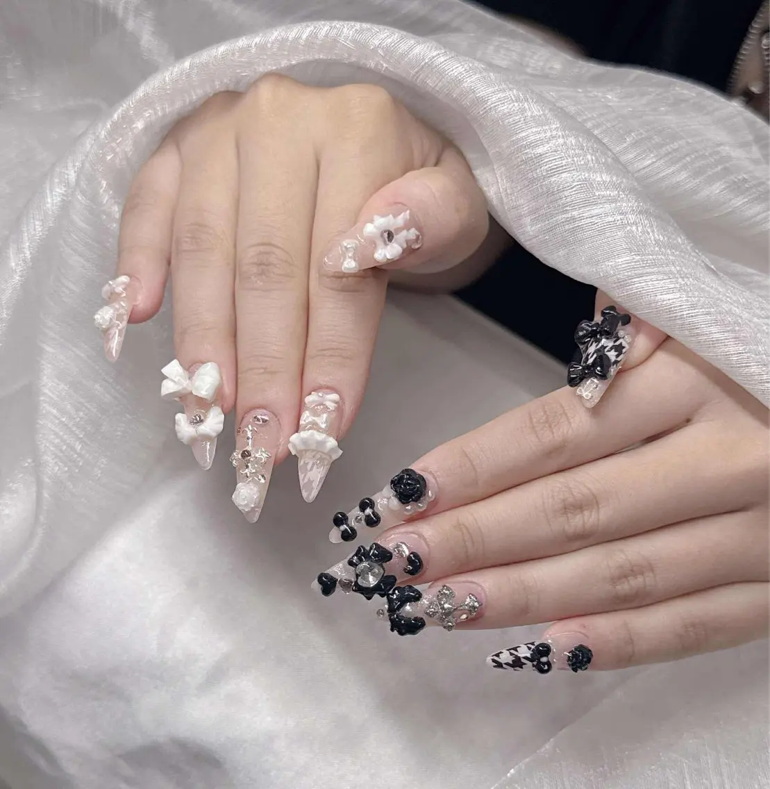 ネイル 長さ出し グラデーション 卒業式 キラキラネイル マグネットネイル ハンドネイル Lee Nailsのネイルデザイン