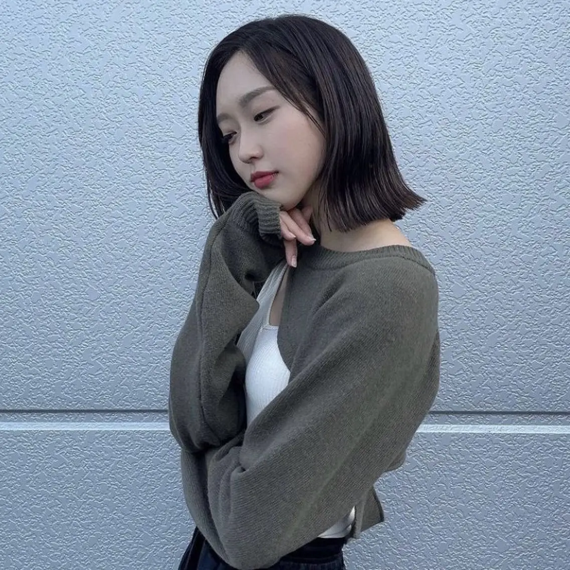 ミディアム ボブ nonoka オリーブ/レイヤーのヘアスタイル