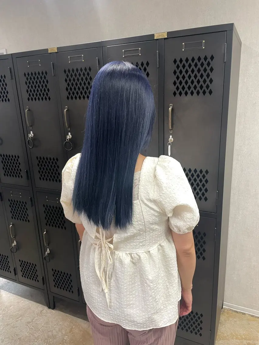 ロング カラー ブリーチ ネイビーカラー ヘアカラー ニュアンスカラー/ 🫧レミ(坊主)のヘアスタイル