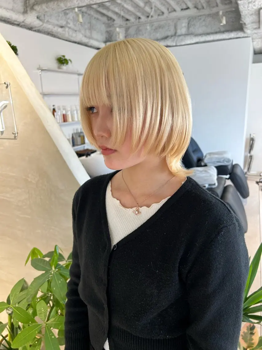 ショート レイヤーカット ウルフカット カット ヘアカラー SAEKI【ior 】北千住店ブリーチのヘアスタイル