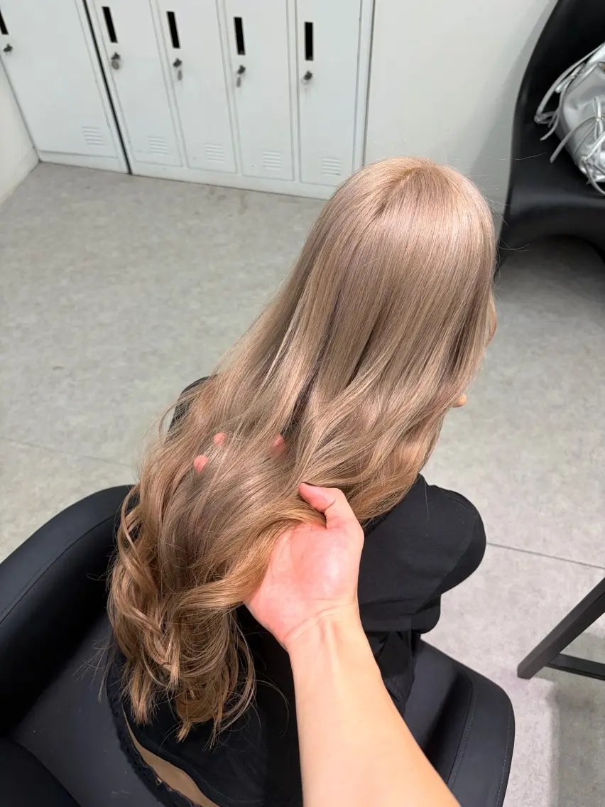ロング カラー ベージュカラー ミルクティーベージュ ヘアカラー ミルクティー/渋谷 shunta🌟🌟のヘアスタイル