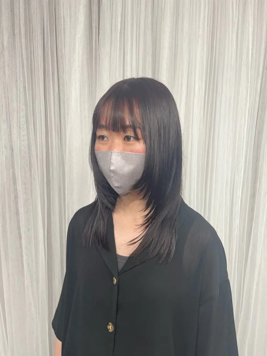 ミディアム レイヤーカット カット 手塚 由佳のヘアスタイル