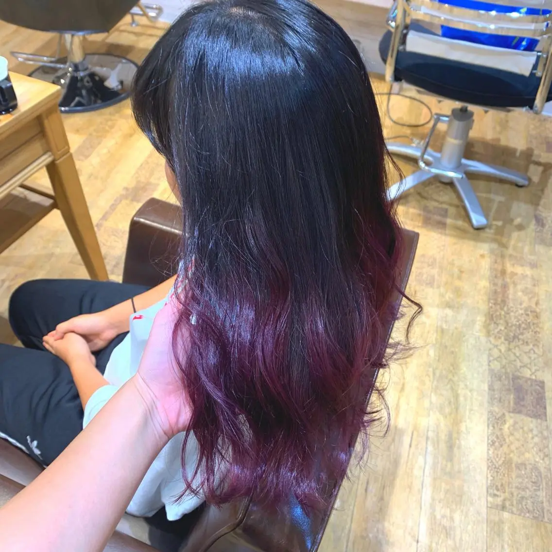 カラー 天野 利咲のヘアスタイル