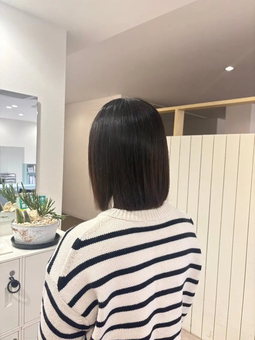 ミディアム ボブ 新井 美優のヘアスタイル