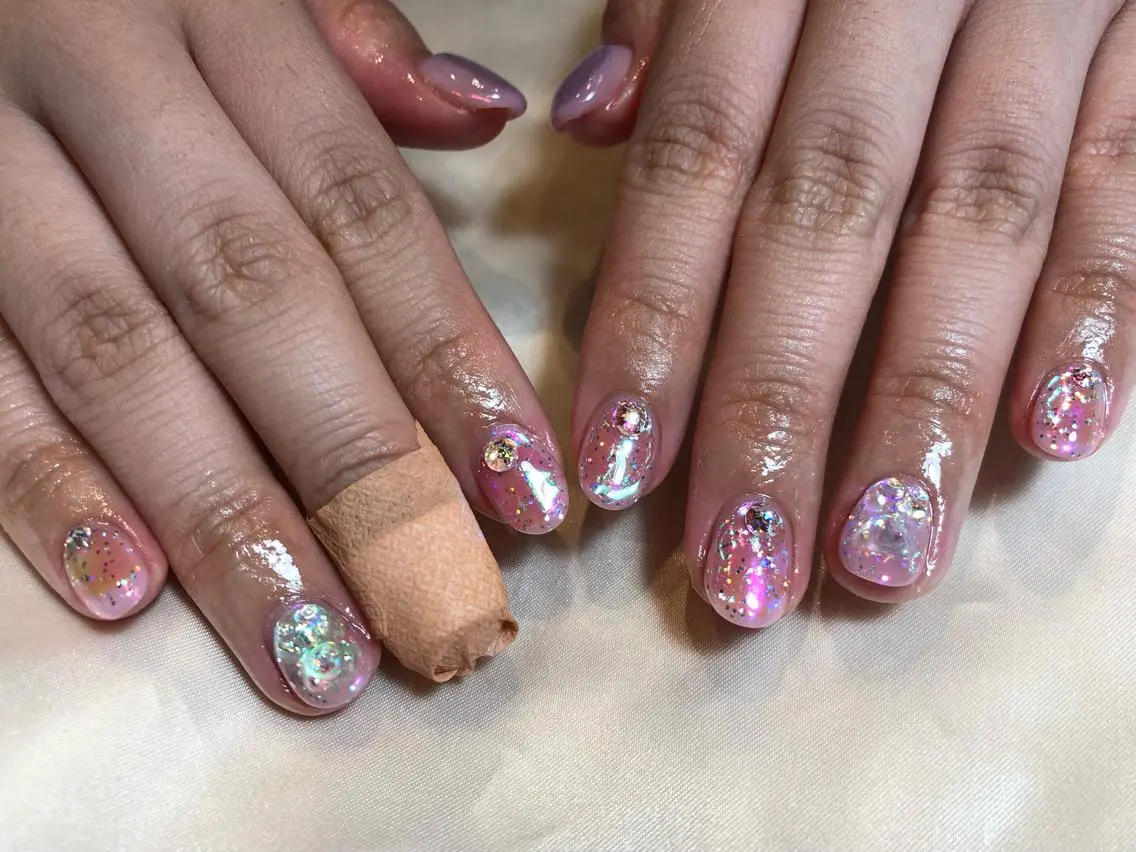 ネイル 氷ネイル・うるうるネイル パラあり！フィルイン 美フォルムのネイルデザイン