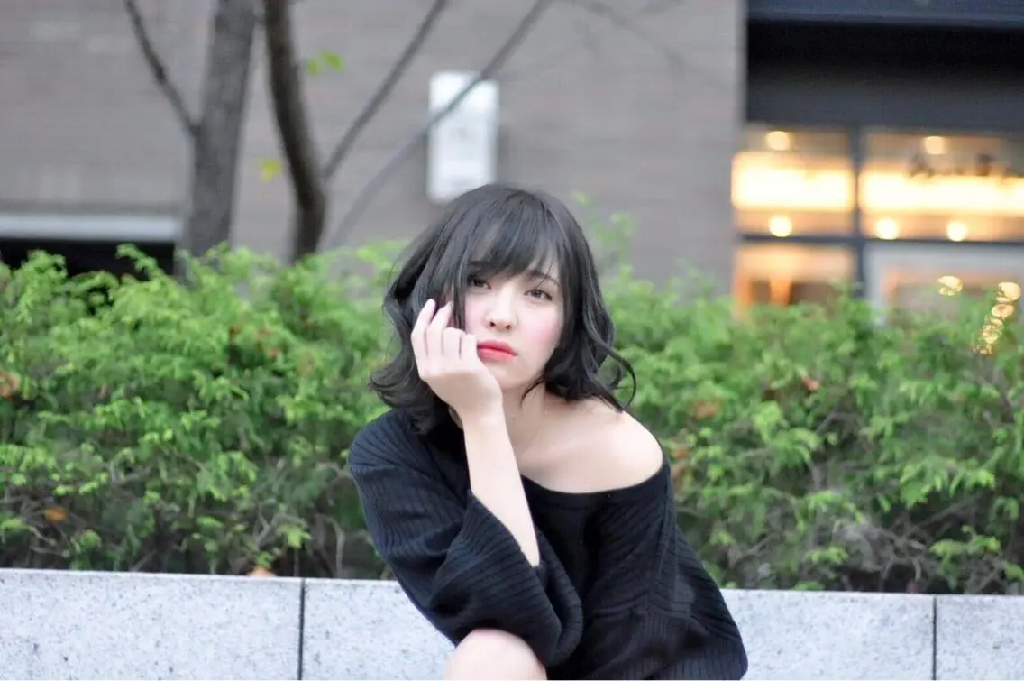 セミロング カラー 藤原 ちひろのヘアスタイル