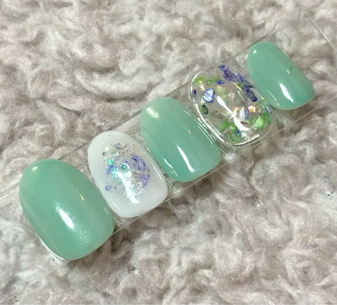 オフ無料⭐︎カラーシェル バイキング ネイル ミラー囲みの写真
