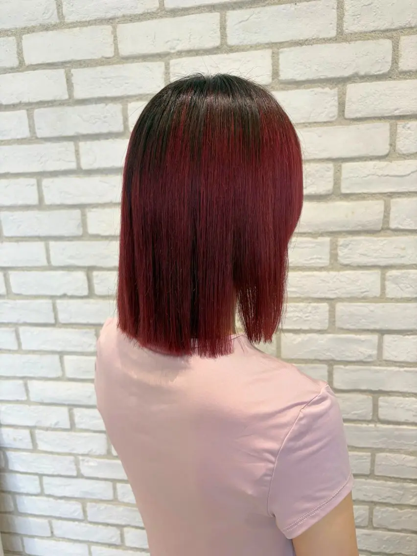 ミディアム カラー カット 縮毛矯正 トリートメント 髪質改善ストレート インナーカラーハズキのヘアスタイル