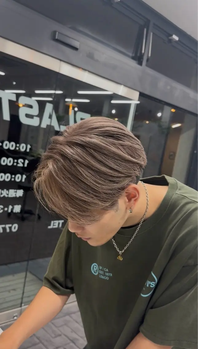 カラー ベージュカラー ブリーチ 透明感カラー ミルクティーベージュ ヘアカラー Blast raiaのヘアスタイル