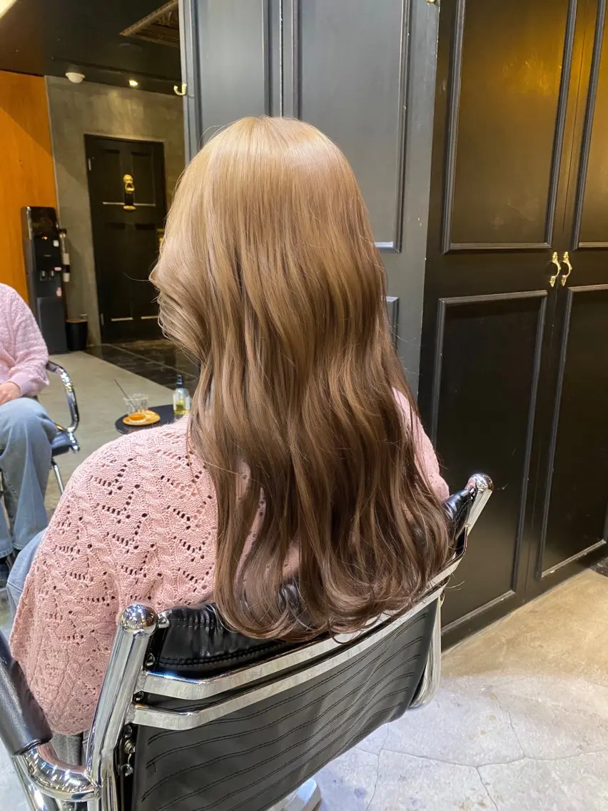 セミロング カラー ベージュカラー ブリーチ ダブルカラー ミルクティーベージュ ブリーチなしカラー カット ヘアカラー 透明感カラー🌿 グレージュ🐺陽介のヘアスタイル