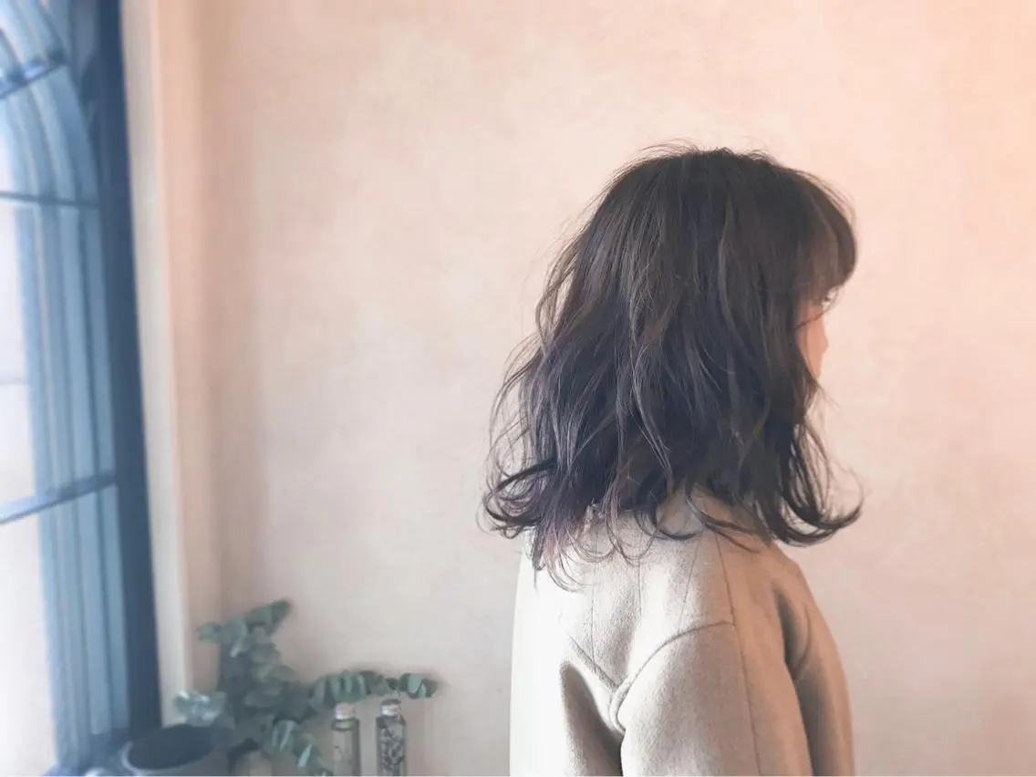 セミロング カラー アッシュ ピンクカラー 前田 敬太のヘアスタイル