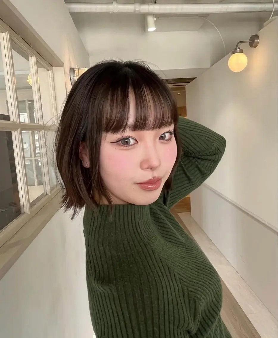 ショート ボブ ニトウ レイナのヘアスタイル