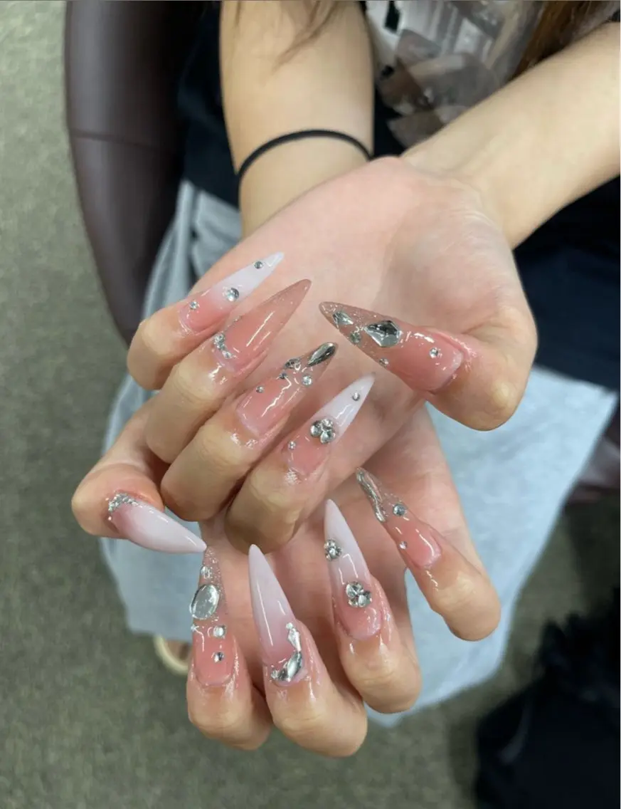 ネイル フレンチネイル ジェルネイル マグネットネイル 持ち込み ニュアンスネイル Nami nailのネイルデザイン