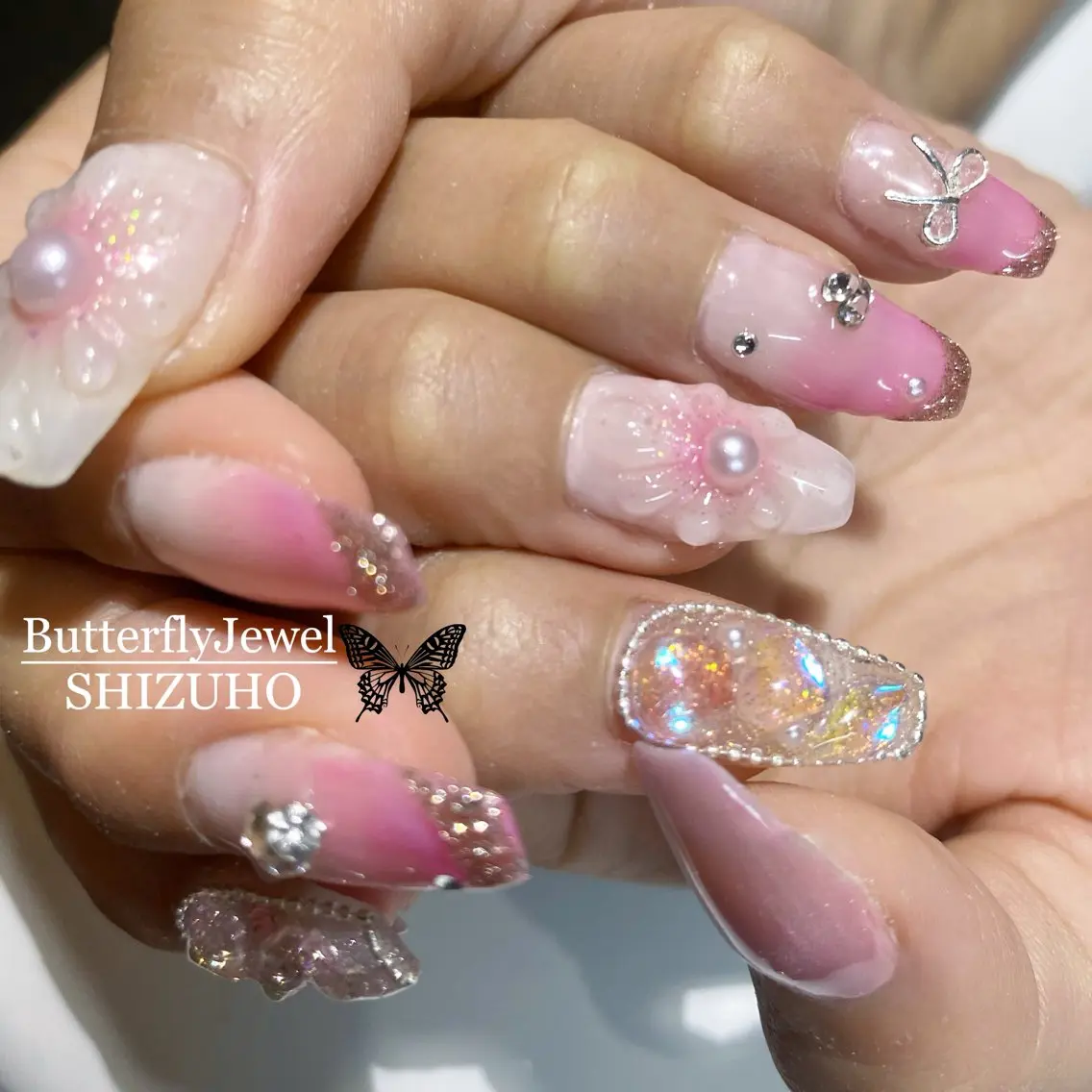 ネイル キラキラネイル ピンク Butterfly Jewel本店のマツエク・マツパデザイン