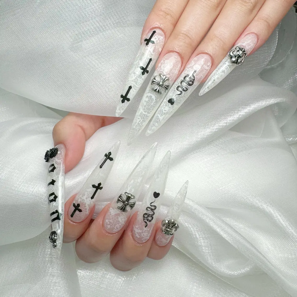 ネイル チークネイル ジェルネイル キラキラネイル 韓国ネイル マグネットネイル ハンドネイル DR 💅のネイルデザイン