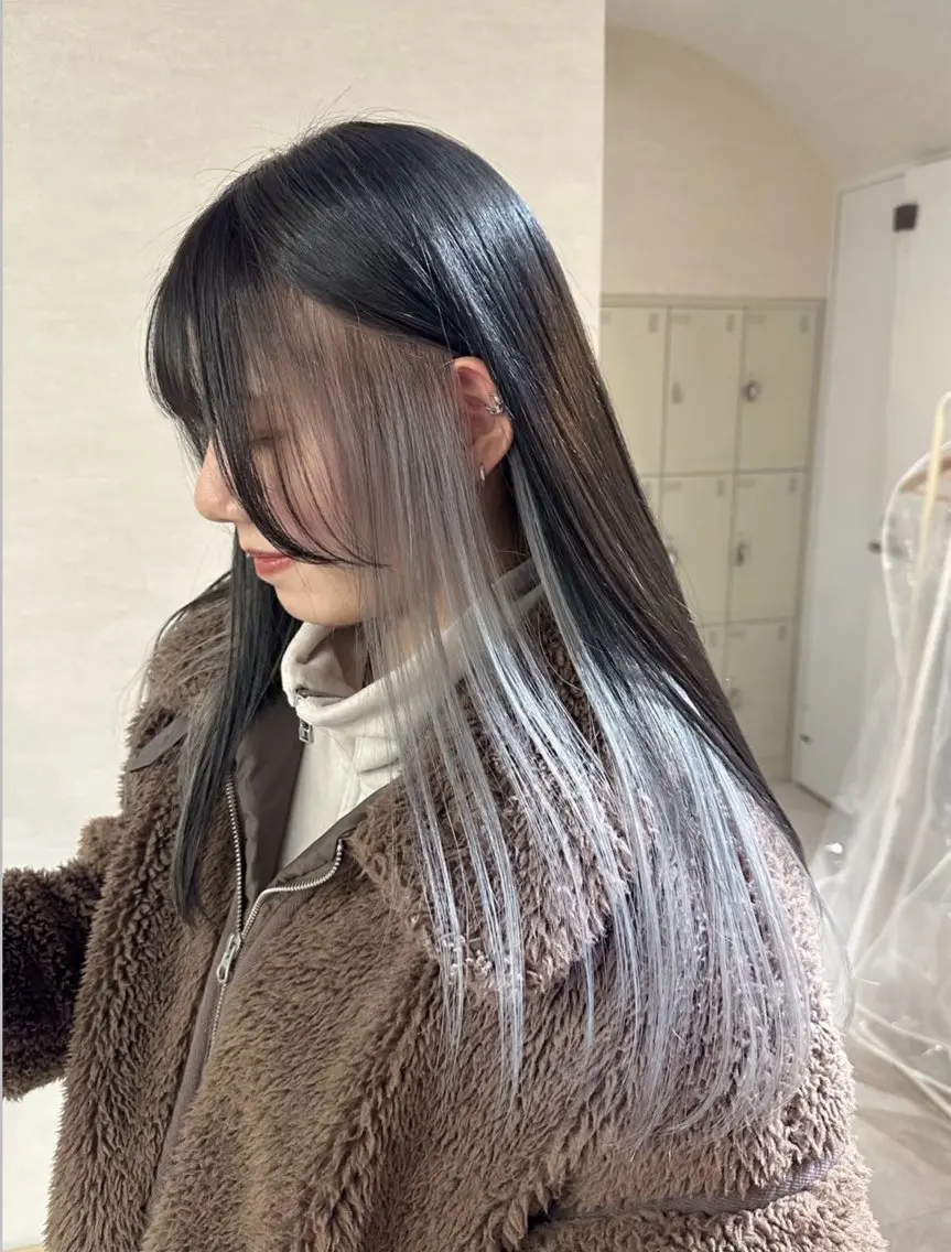 ロング 梅田🩵/透明感 花音のヘアスタイル