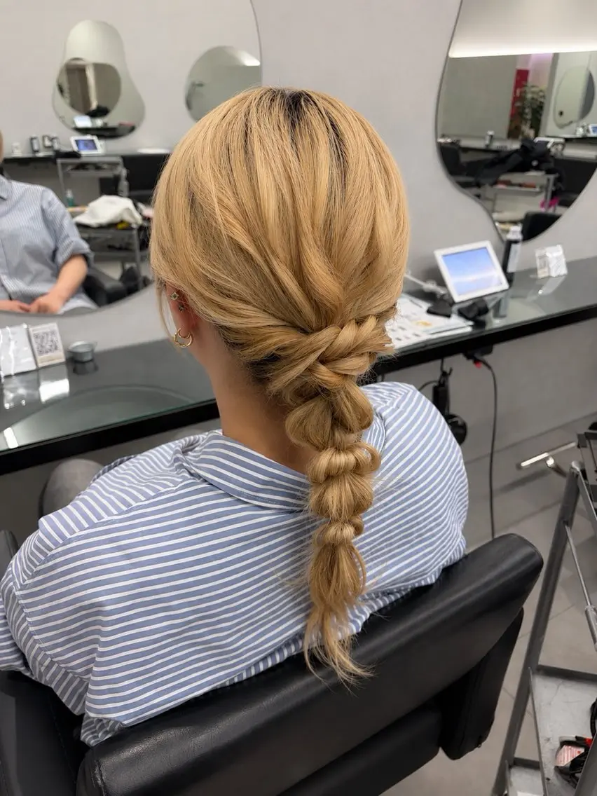 ヘアアレンジ ヘアセット ミルクティーカラー/ レイヤーカットAyaのヘアスタイル