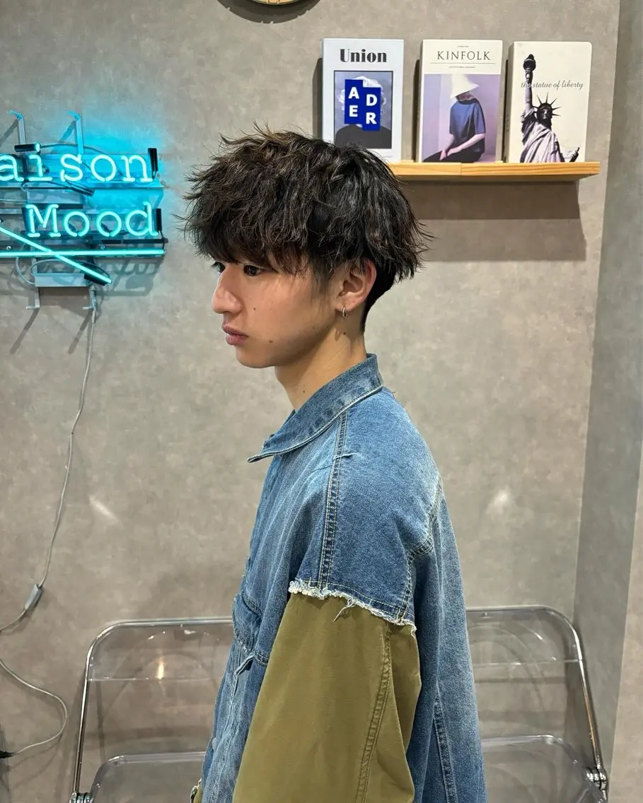 ショート メンズ メンズバレイヤージュ メンズブリーチ メンズハイライト メンズインナーカラー メンズ韓国風 カット パーマ トリートメント 長谷川 湧のヘアスタイル